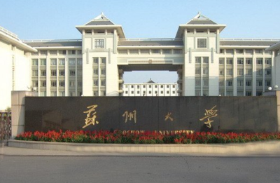 曾是數學老師,40歲接手負債110萬小工廠,今成中國第一童車帝國