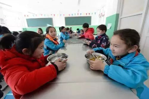 熱點丨重磅 廣州抽查全市學校食堂,要求負責人今后與學生共餐 內附番禺區a級學校食堂名單