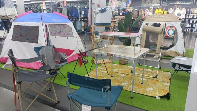 露營(yíng)遇上“五一” 門(mén)店斷貨工廠趕工，戶外用品市場(chǎng)在野蠻生長(zhǎng)中持續(xù)擴(kuò)容